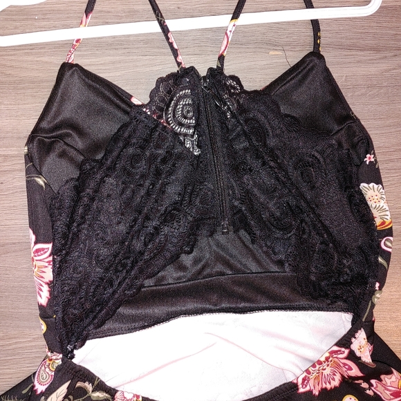 Dress. High-low with lace - Picture 4 of 4